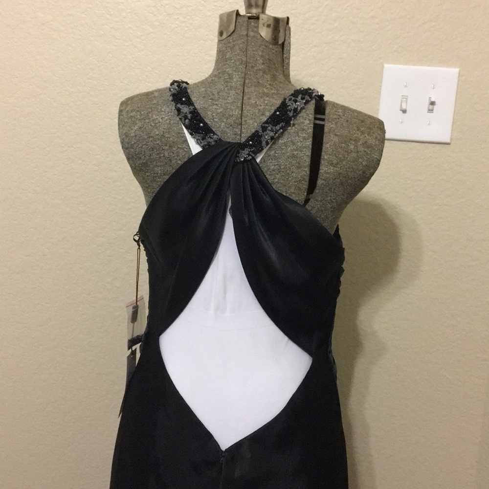 Long black ballgown - Picture 4 of 6